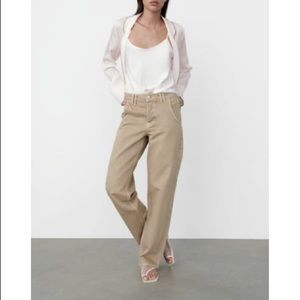 Zara RELAXED STRAIGHT JEANS new
LIGHT KHAKI
26 (US 2)
